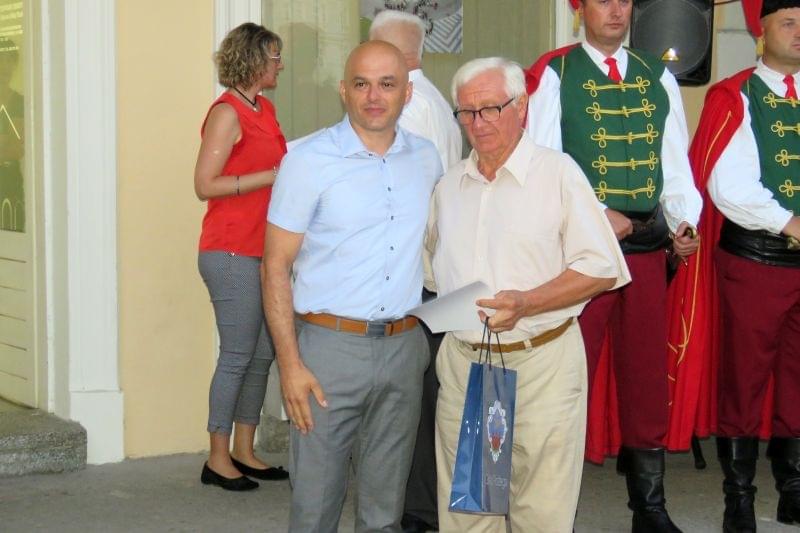 Content photo